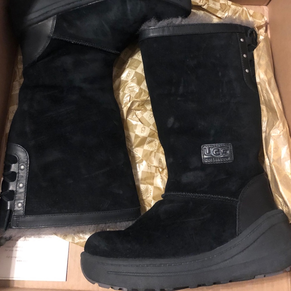 Ugg W Klarissa  W/BLK waterproof boots USA 6